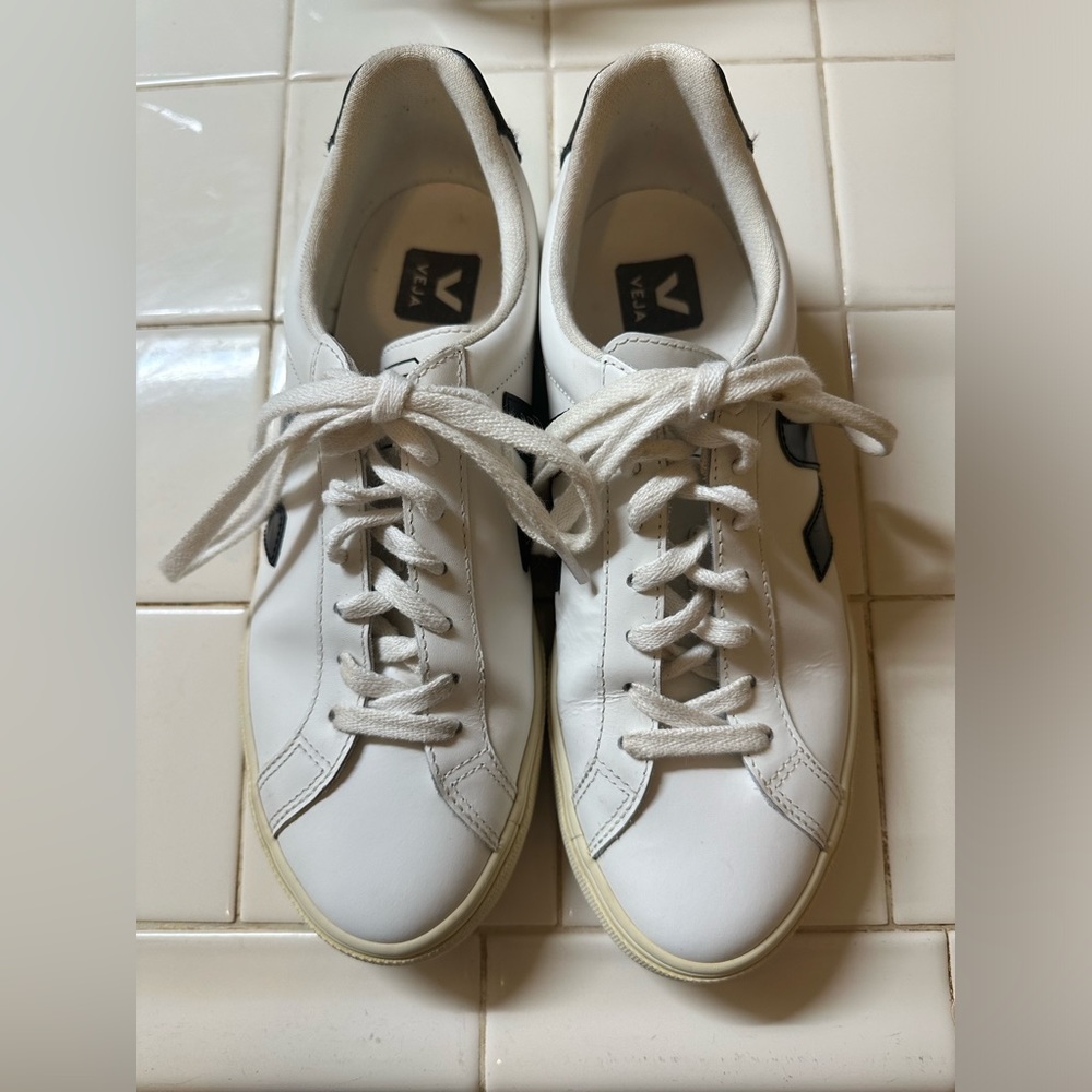 VEJA ESPLAR LEATHER - WHITE / BLACK Sneakers Womens Size 8